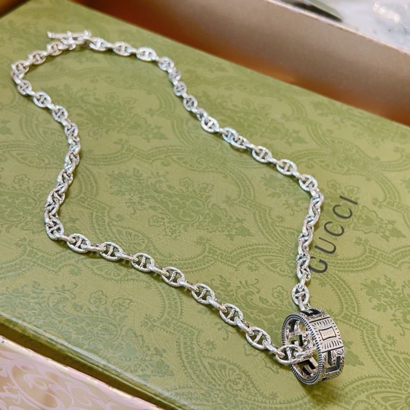 G*u*i necklaces